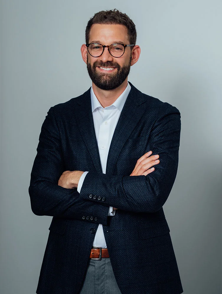 Portrait of Dr. Ari Wes in San Francisco at Wes Plastic Surgery